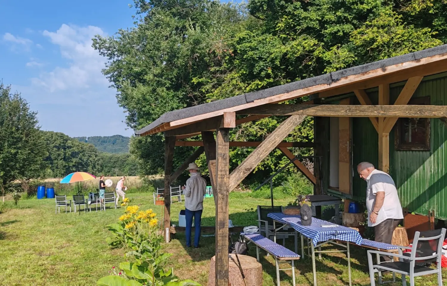 InBalance- Menschen in der Hütte